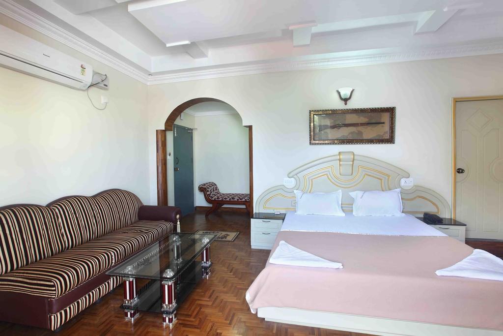 Hotel Chithra Kanniyākumāri Exterior foto